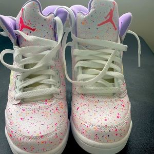 Girls Jordan’s size 5